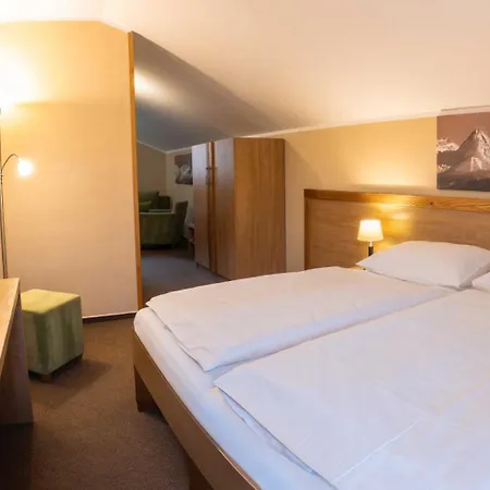 Fis 3* Štrbské Pleso
